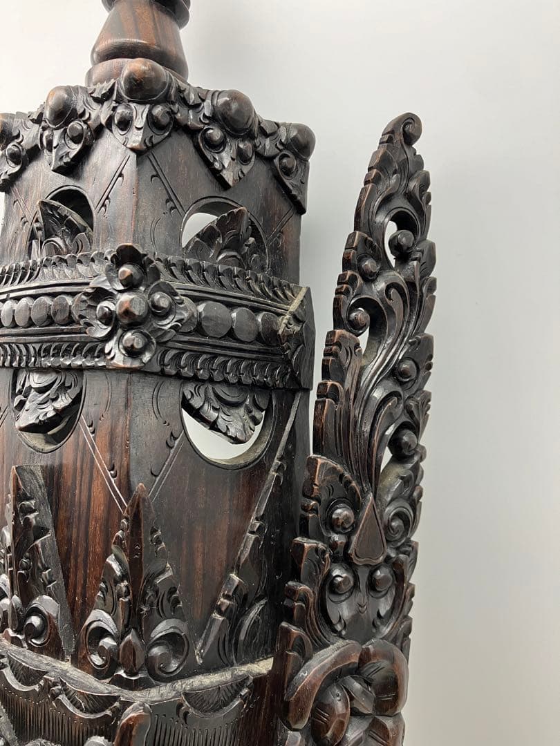 黒檀　繊細な木彫りのお面 仮面 バロン神 壁掛け 木製 ウッド バリ島 工芸品