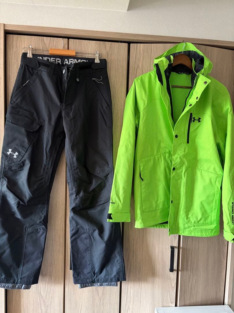 Under Armour 蛍光グリーン スキーウェアセット