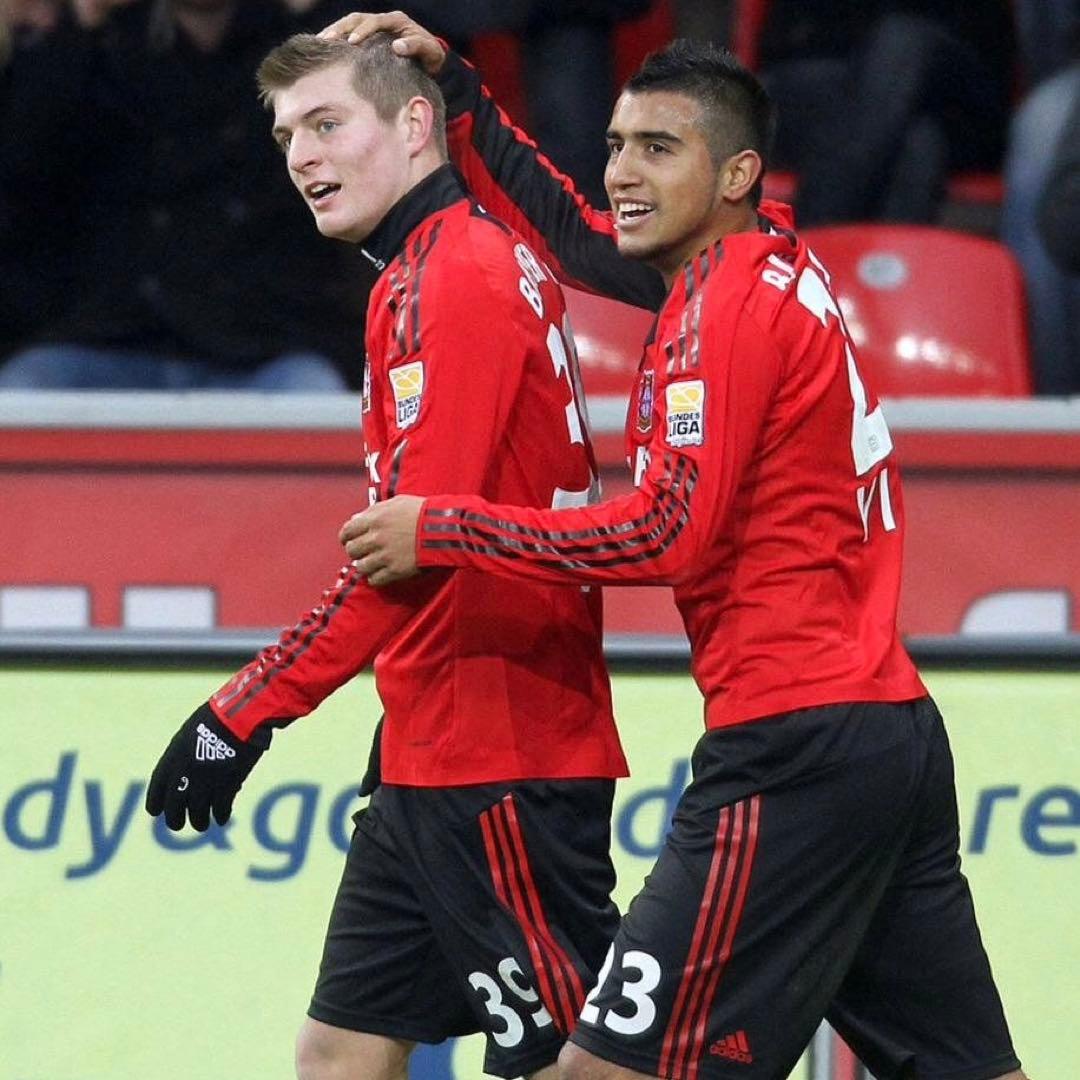 実使用 レヴァークーゼン 2009-10 ヴィダル ホーム 長袖ユニフォーム