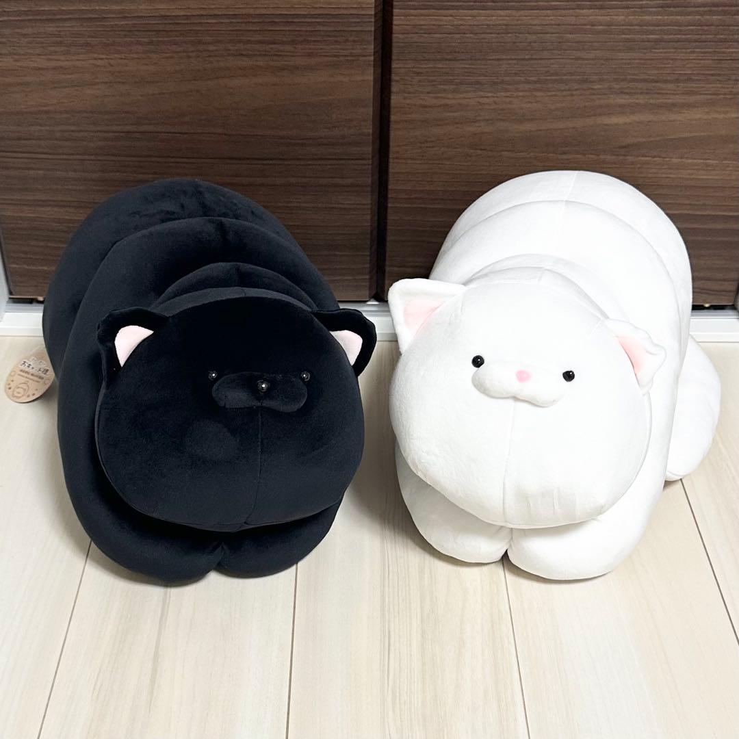 ぽちゃぽちゃおキャット様　おおきなぬいぐるみ　2個
