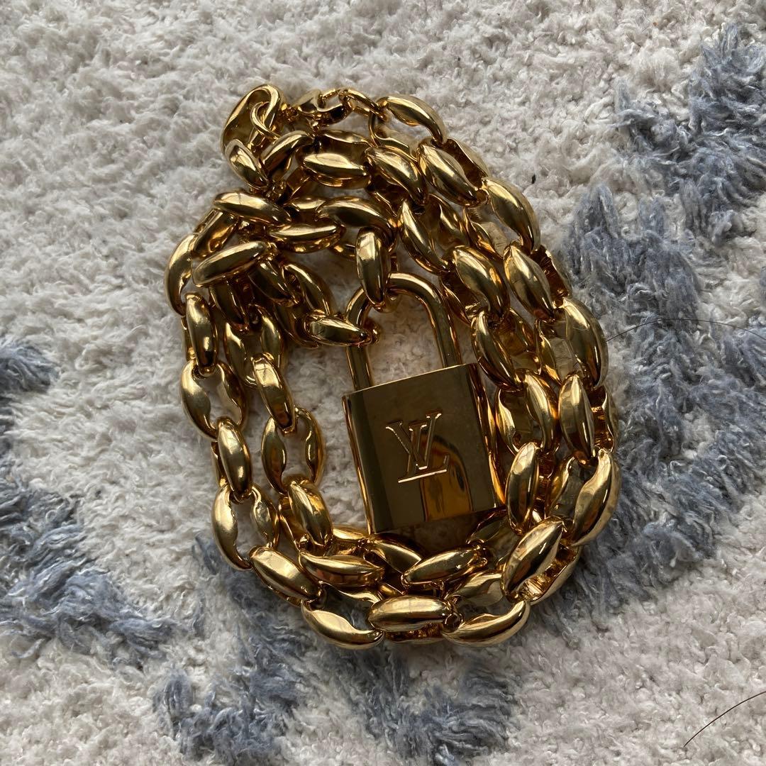 LOUISVUITTON南京錠　カデナ　ネックレスお探しの方にも！