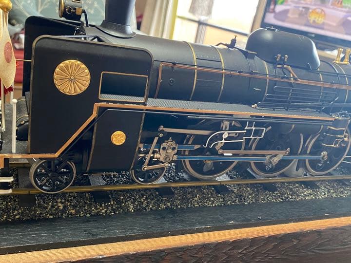 45年くらい前の蒸気機関車の模型です。