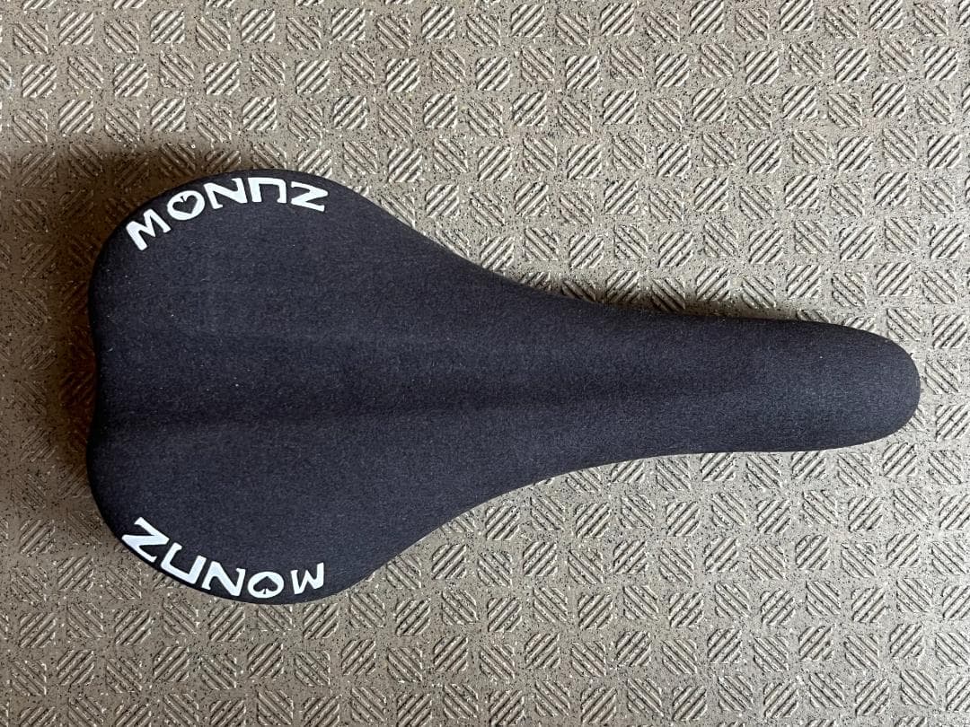 ZUNOW ブラックスエードサドル（新品未使用）