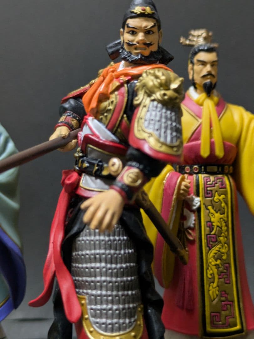 ビジュアル　三国志　武将フィギュア 5体セット 透明ケース付き