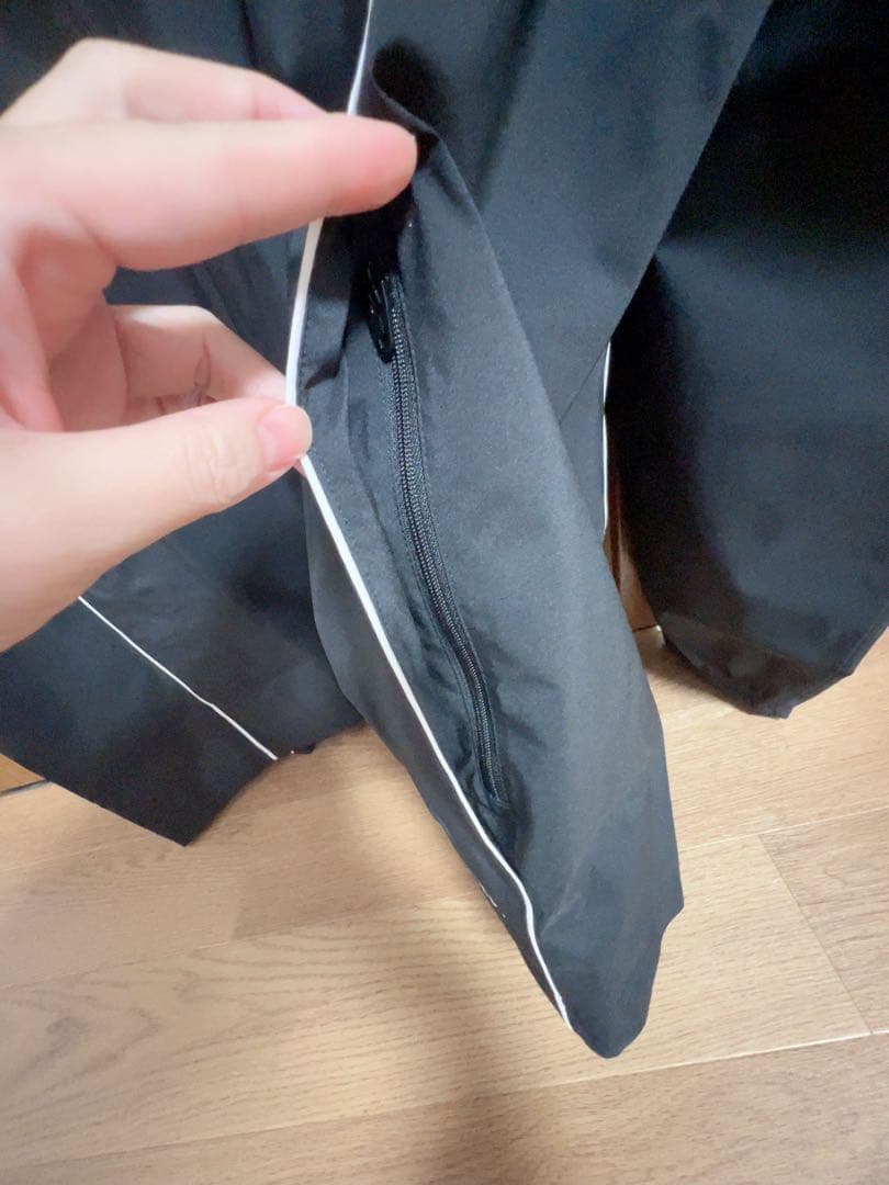 【美品/新品 未使用】adidas ブラック ウィンドブレーカー