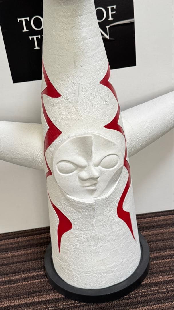 太陽の塔1/144スケール、塗装済完成モデル、岡本太郎、海洋堂フィギュア、箱付き