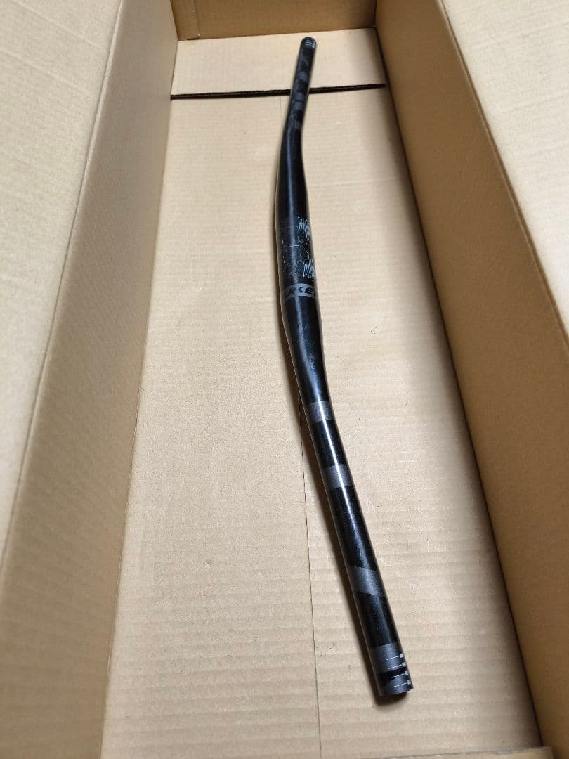 Nukeproof Horizon (HZN) カーボンハンドルバー