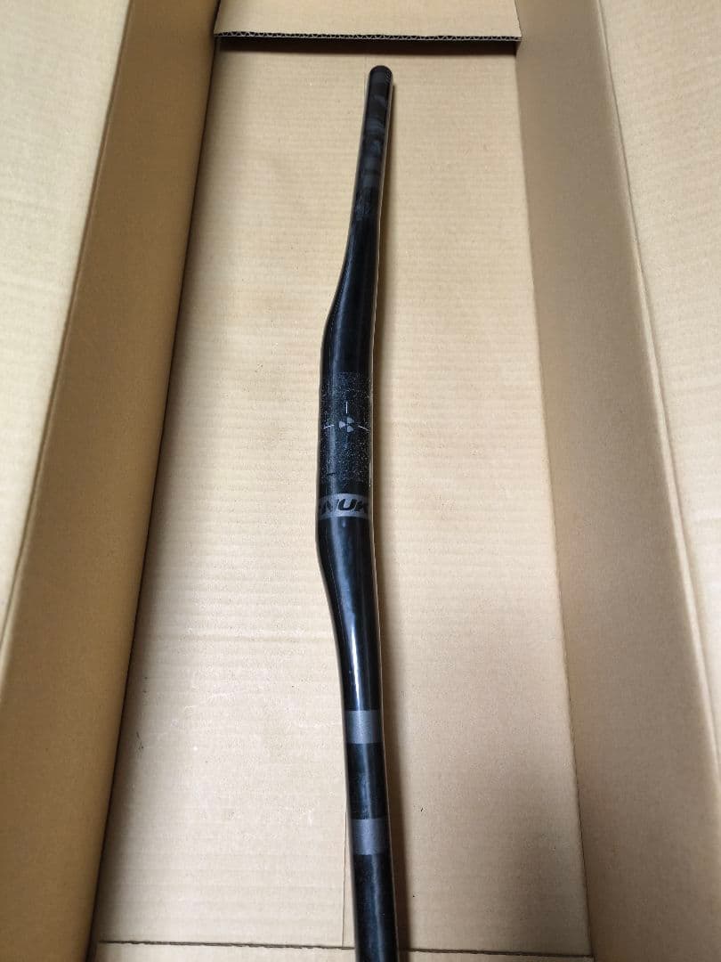 Nukeproof Horizon (HZN) カーボンハンドルバー