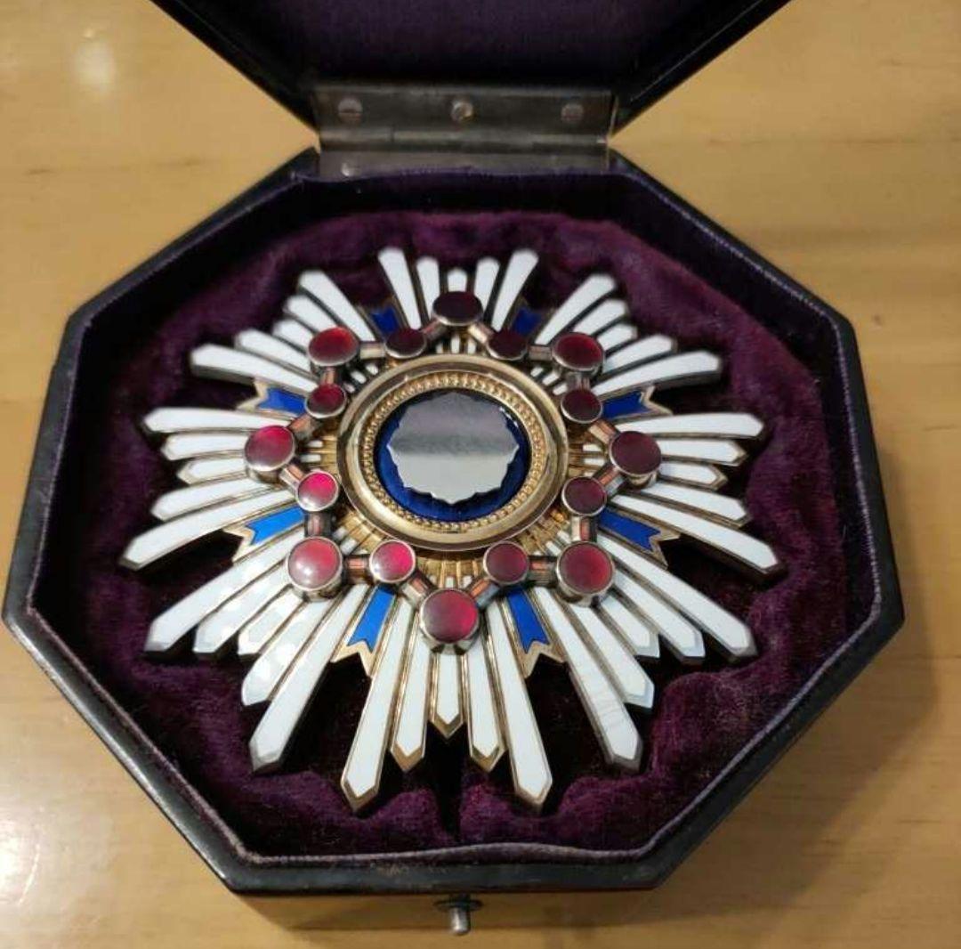 【レア 極美品】勲二等瑞宝章 八角型共箱 明治 勲章 初期　瑞宝重光章 本物保証