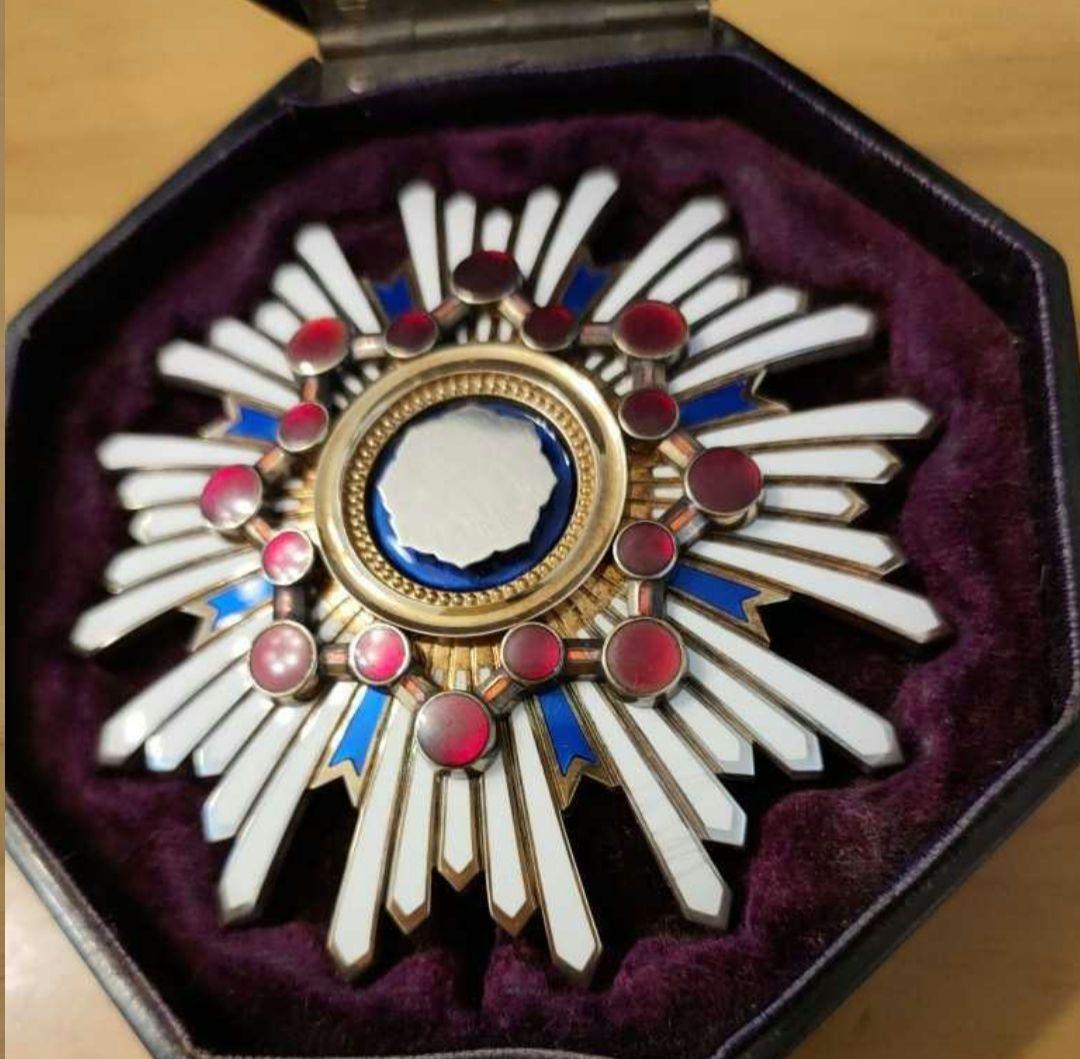 【レア 極美品】勲二等瑞宝章 八角型共箱 明治 勲章 初期　瑞宝重光章 本物保証