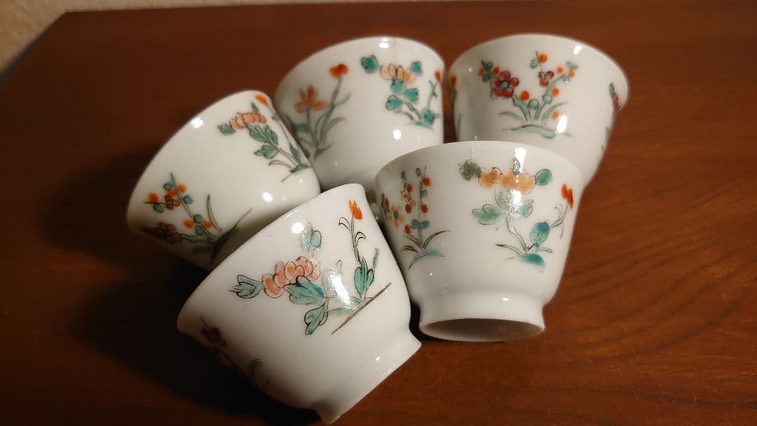 李朝　白磁　色絵　華の図　アンティーク李朝　煎茶碗　５客