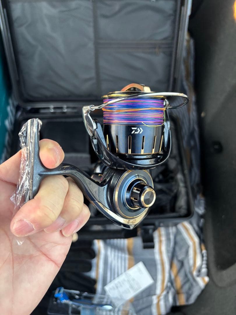 超美品:DAIWA 23SALTIGA 5000-XH 。リールボックス付