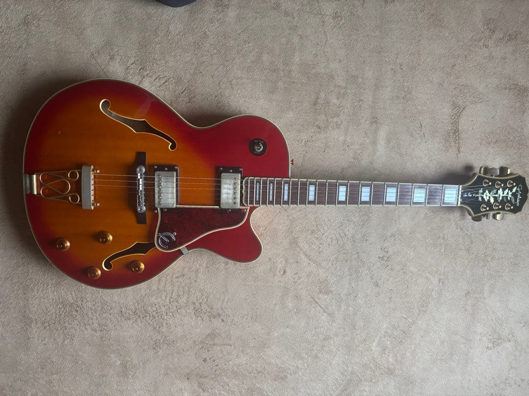 エピフォンJoe Pass モデル フルアコ　チェリーサンバースト