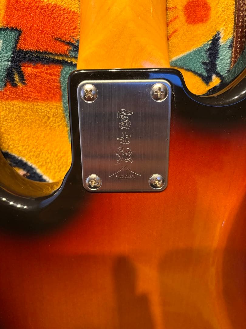 富士弦ネオクラシックジャズベース2015年製上位モデル　サンバースト