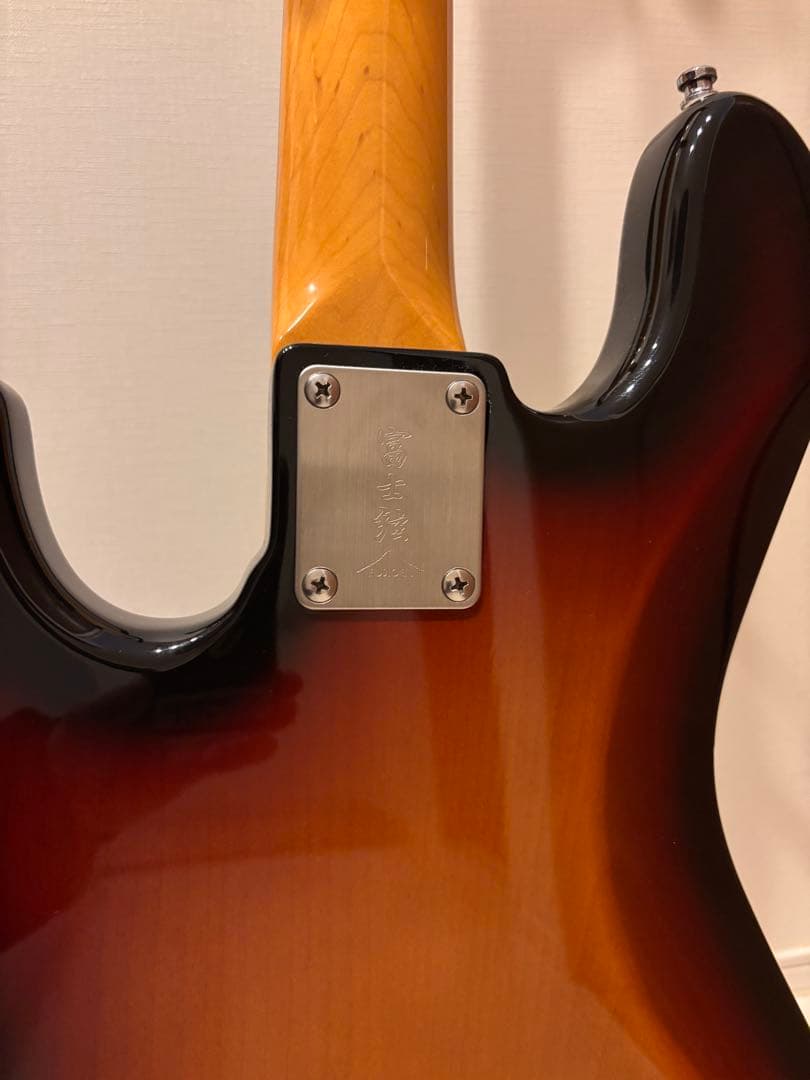 富士弦ネオクラシックジャズベース2015年製上位モデル　サンバースト