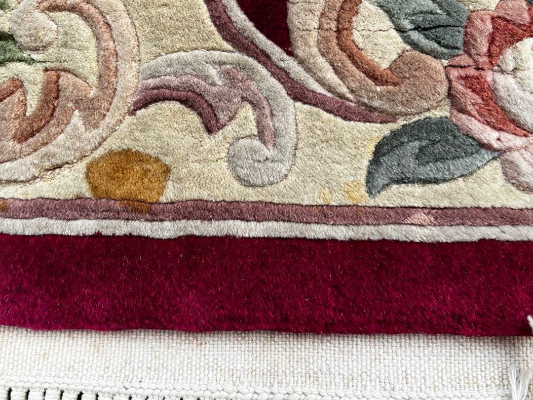 緞通　段通　絨毯　肉厚　花柄　房あり　厚さ2cm 綺麗なワインレッド