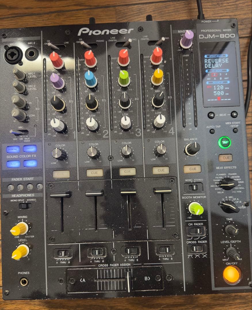 Pioneer DJのDJミキサー「DJM-800」