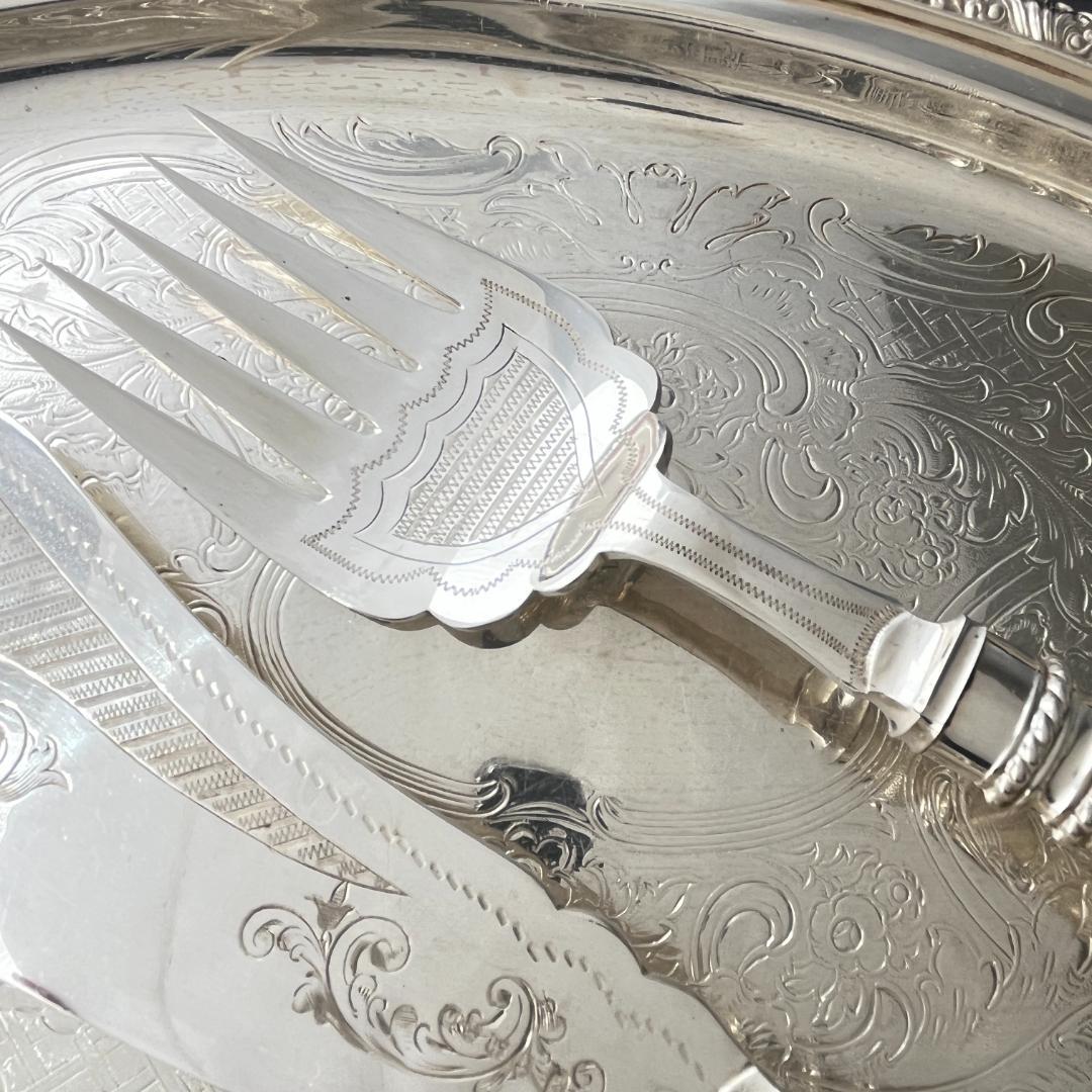 【英国】 ビクトリアンのサーバー ペア【シルバープレート】 専用ケース