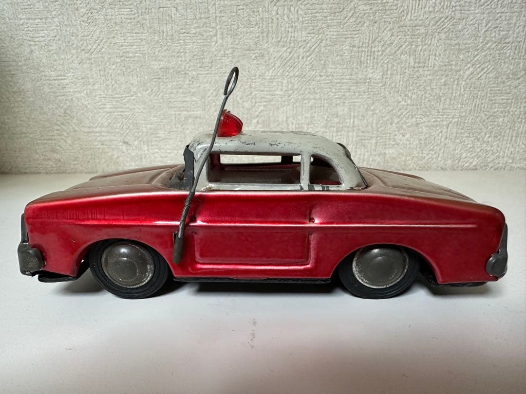 激レア 年代物 ブリキ製 消防指揮車 ミニカー MF714 FIRE CHIEF