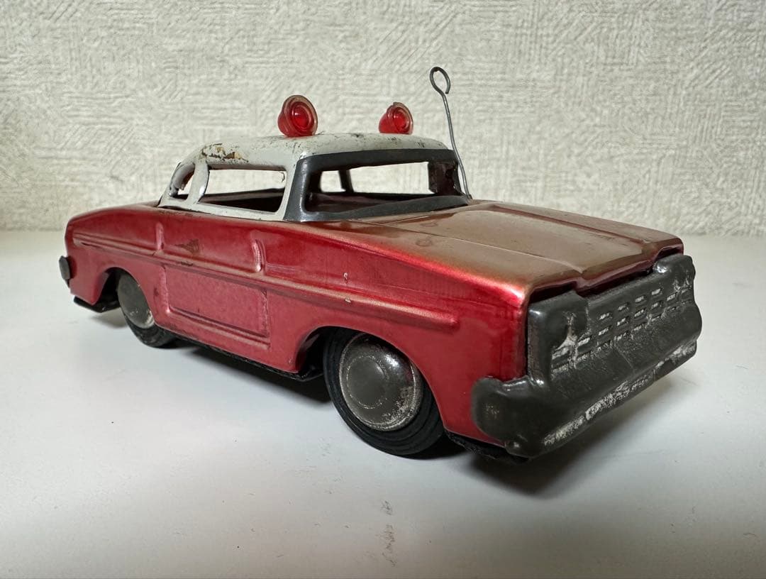 激レア 年代物 ブリキ製 消防指揮車 ミニカー MF714 FIRE CHIEF