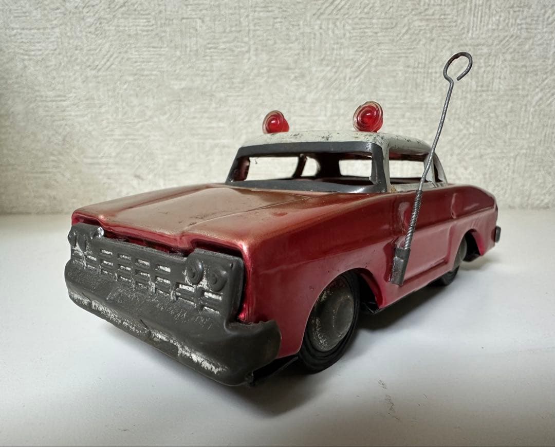 激レア 年代物 ブリキ製 消防指揮車 ミニカー MF714 FIRE CHIEF