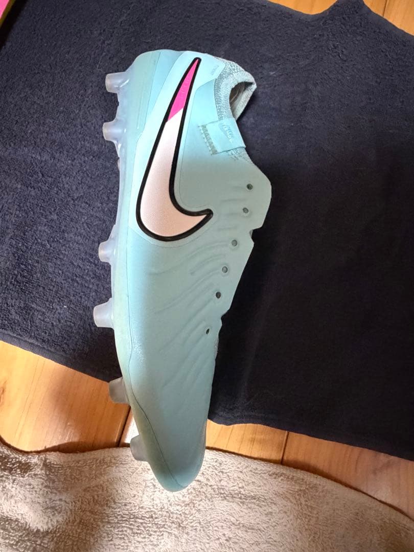サッカースパイク　ティエンポ10elite