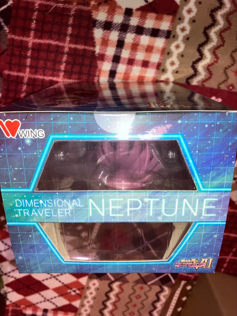 ネプテューヌ　次元の旅人　1/7フィギュア