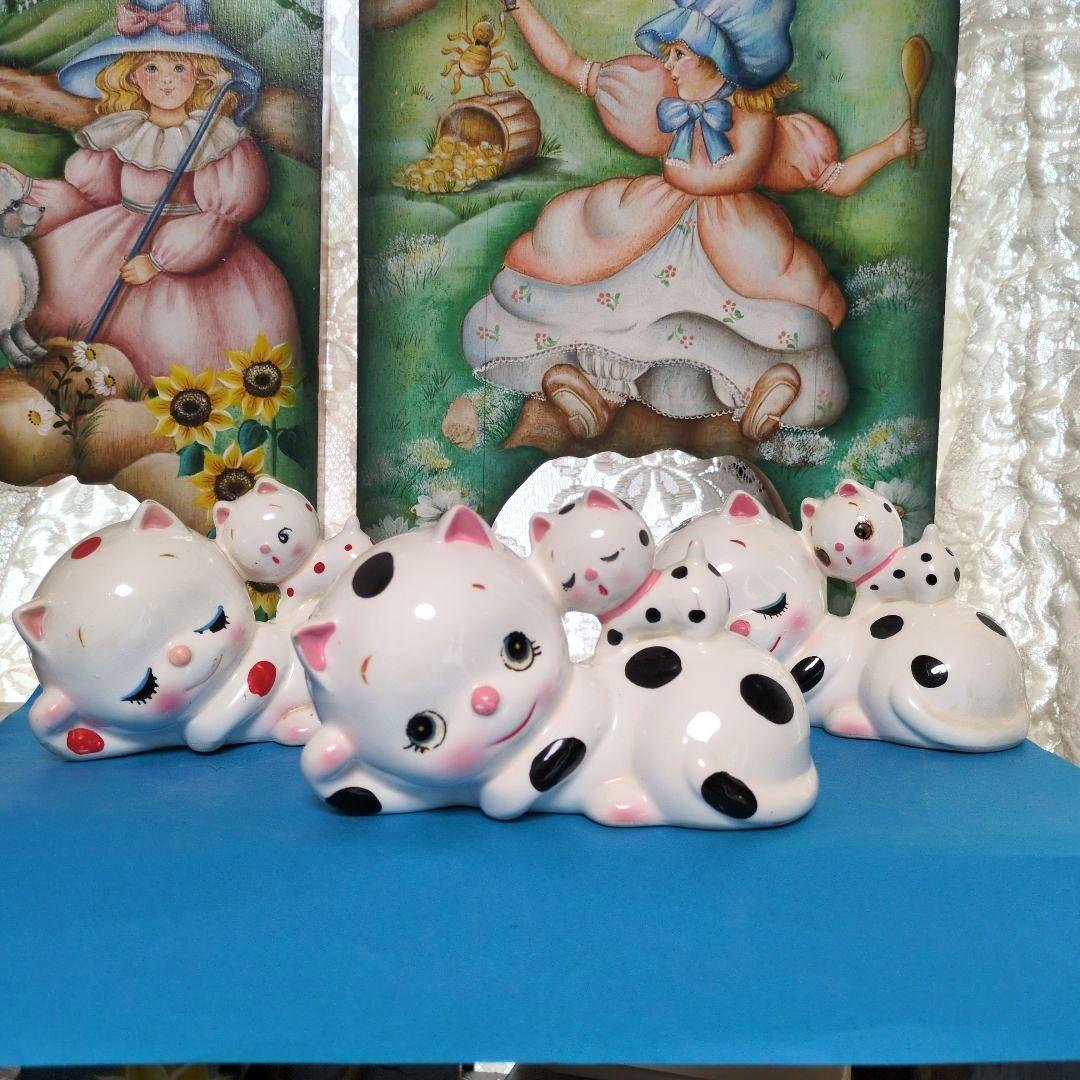 1970年代 内藤ルネ　可愛い黒い水玉模様のおめめパッチリ親猫と眠り子猫の貯金箱