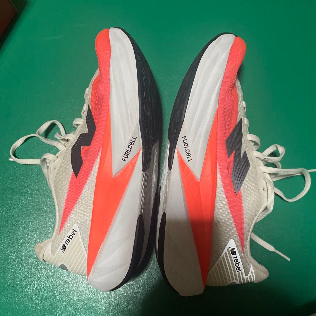 New Balance フューエルセルレベルV 5 26センチ　箱付き