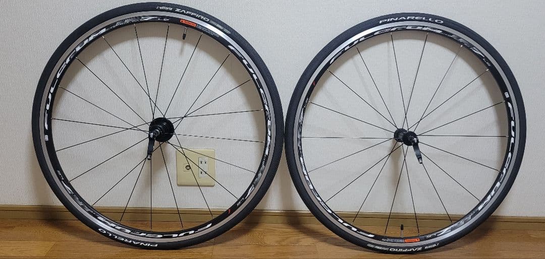 週末限定値引き【美品】FULCRUM レーシング7 700C クリンチャー