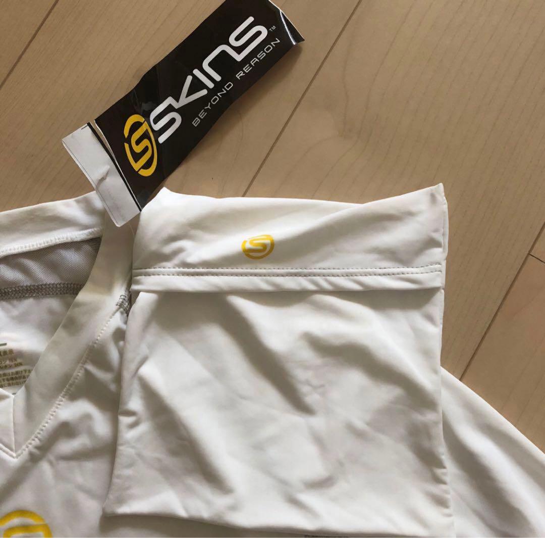 新品未使用　希少 ホワイトカラー　Vネック　SKINS 長袖シャツ