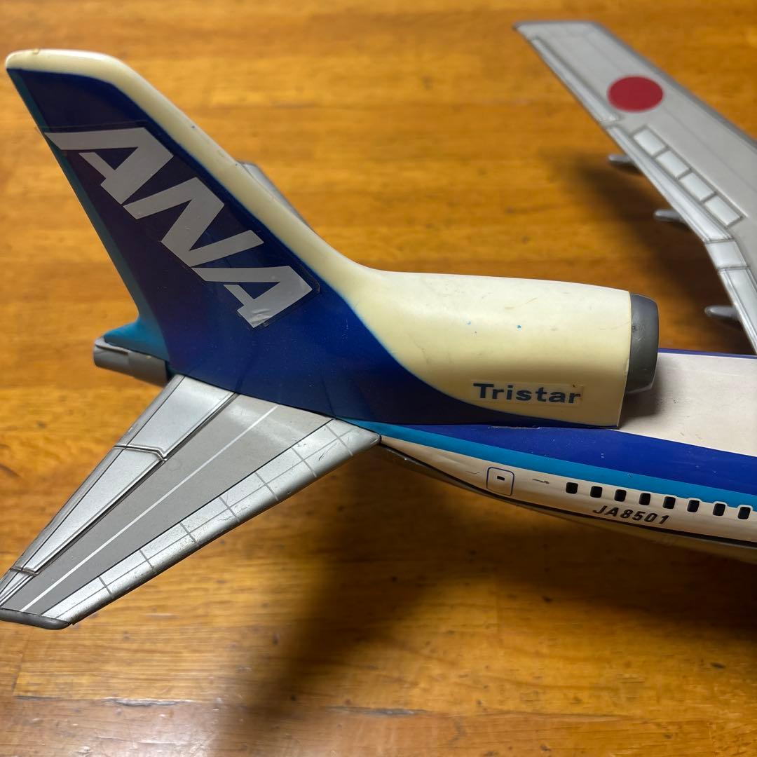 ANA 全日空　航空機　アルミ　モデル　JA8581