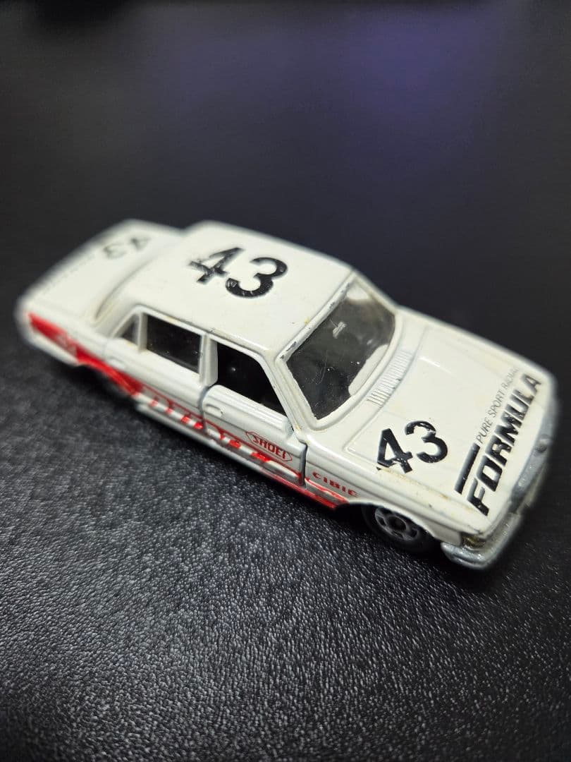 トミカ　メルセデスベンツ450 SEL　 ダンロップ仕様　箱なし