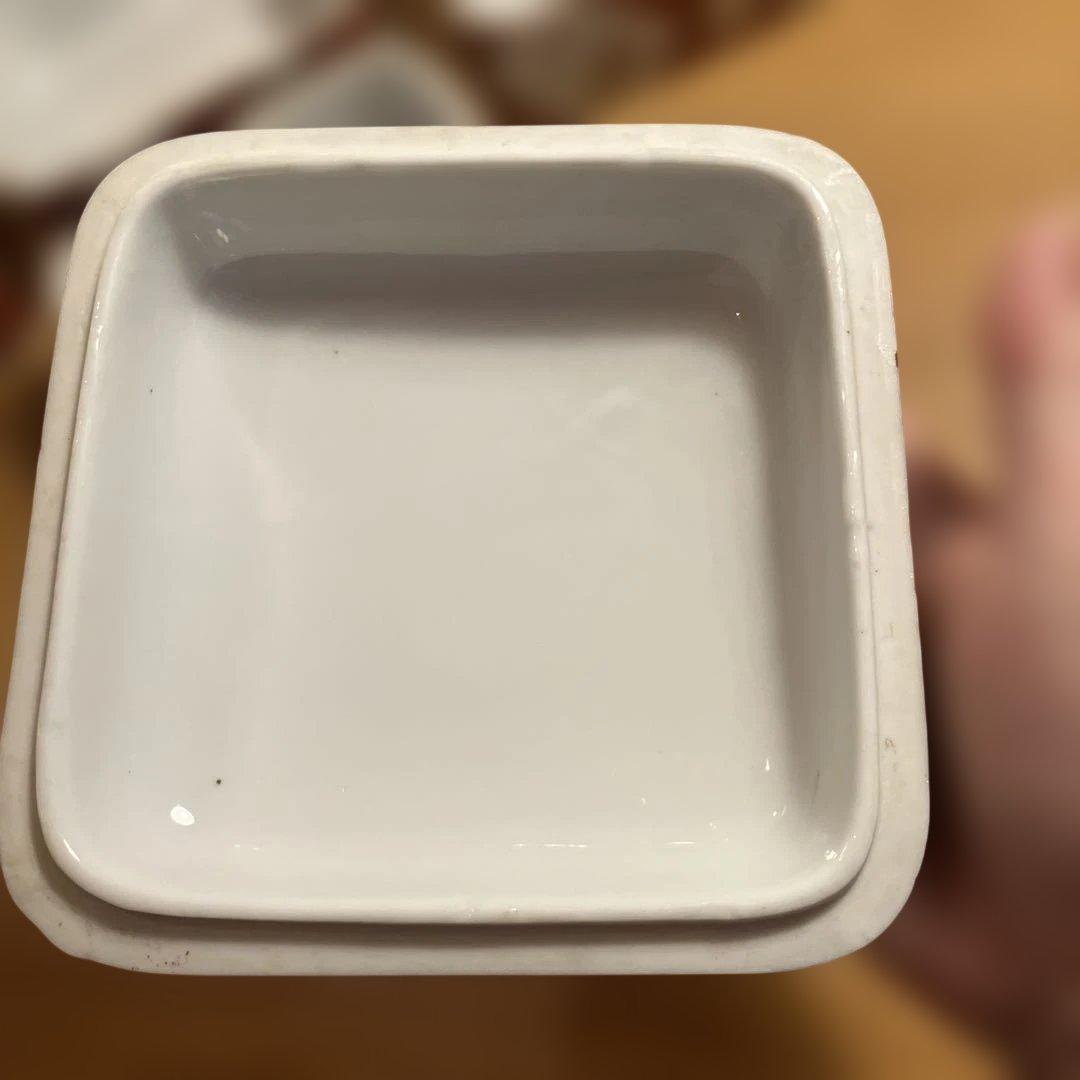 時代物　九谷焼　金襴手　百人一首カルタ紋様４段重箱