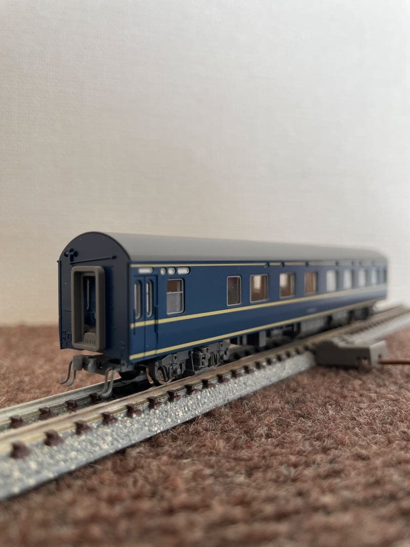 EF５８機関車　20系寝台客車増結　KATO。