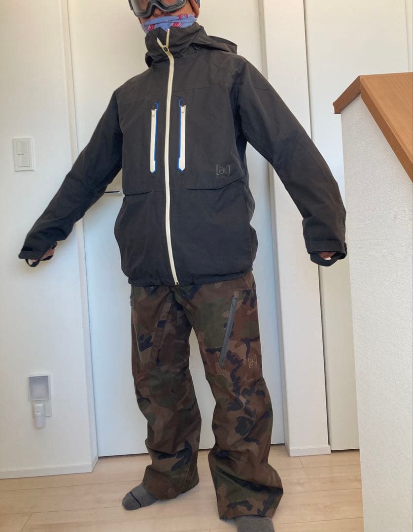 Burton AK上下セットMサイズ
