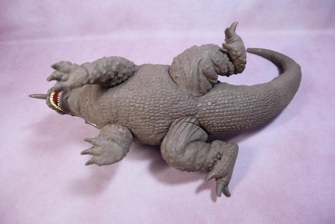 イノウエアーツ　バラゴン　ソフビキット　組済