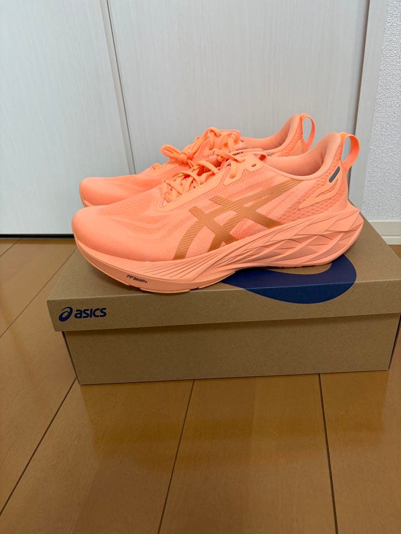 NOVABLAST 4 LE 28.5センチ　ノバブラスト