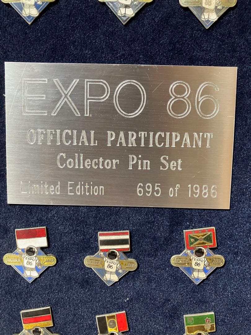 EXPO86 世界66カ国の国旗ピンバッジ