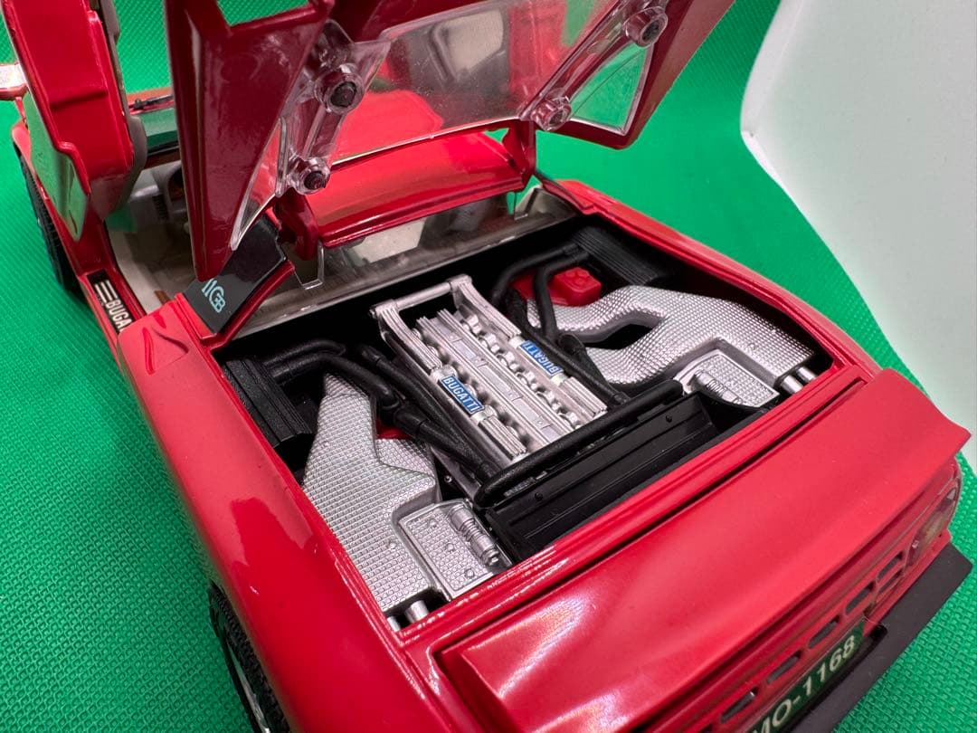 Bugatti EB110 赤1/18スケール