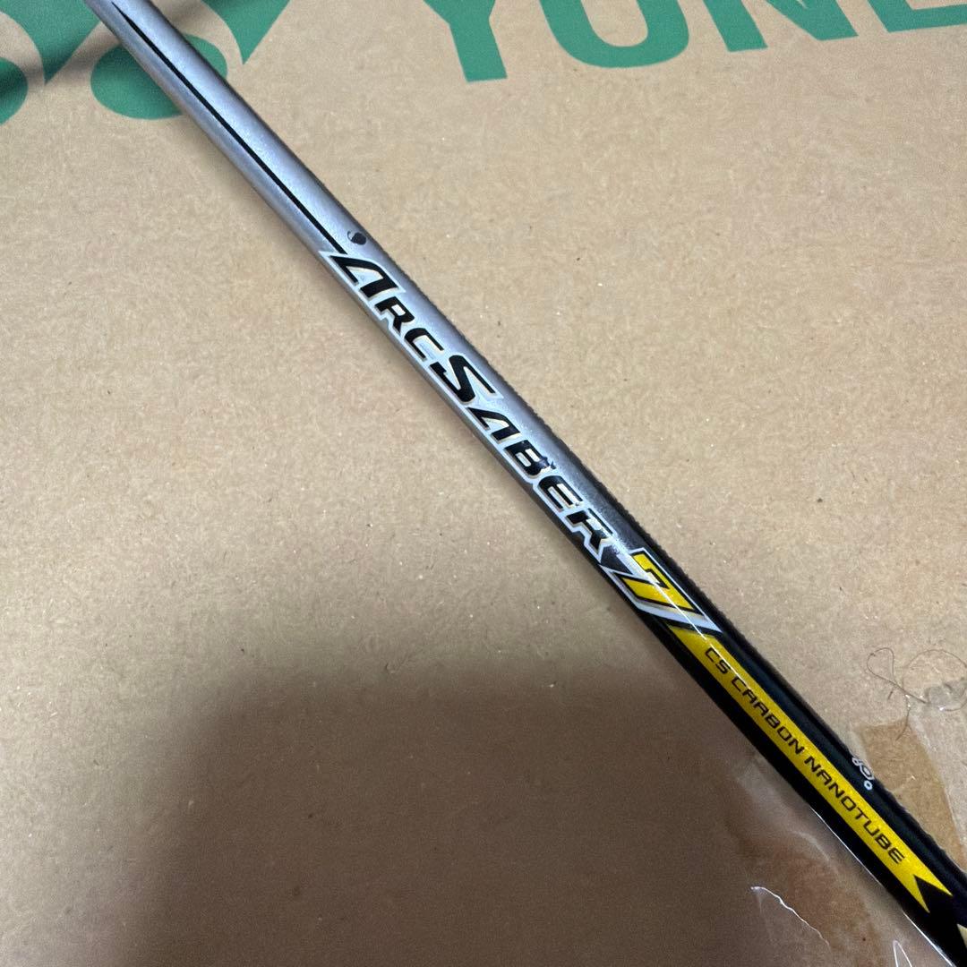 傷ありYONEX ARC SABER 7 バドミントンラケット