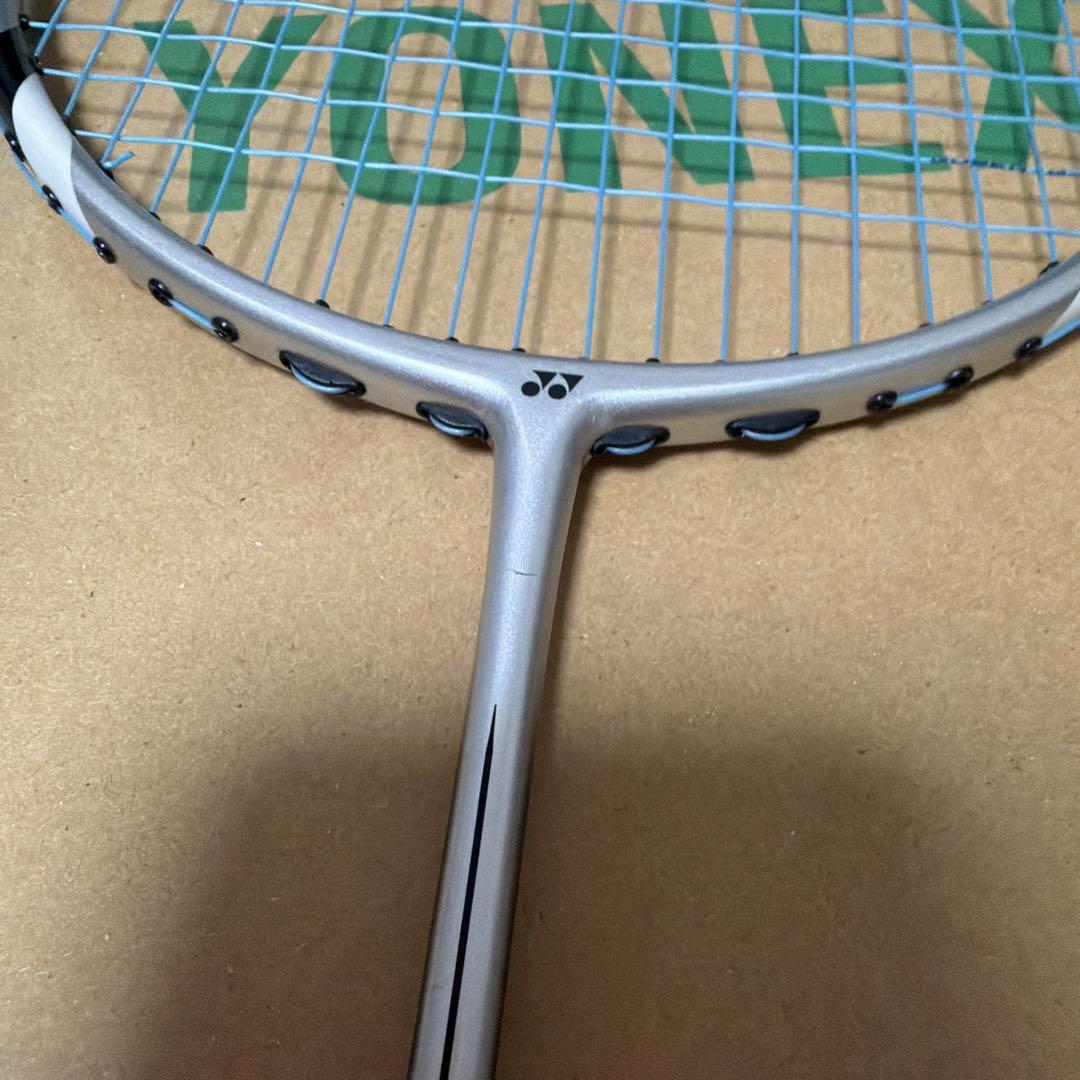 傷ありYONEX ARC SABER 7 バドミントンラケット