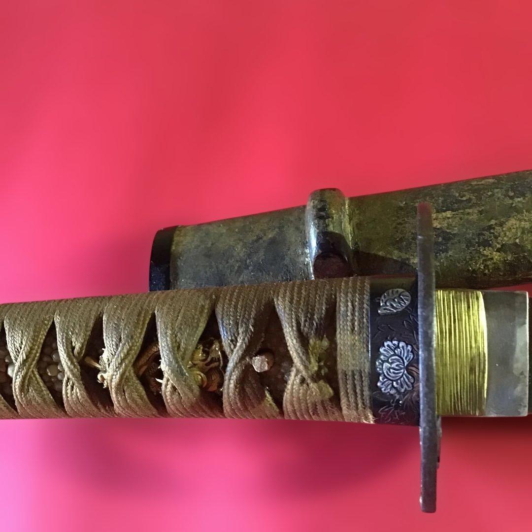 脇差一作拵　目貫飛龍　金被切刃　安親在銘鍔　金泥塗鞘　繋ぎは木製