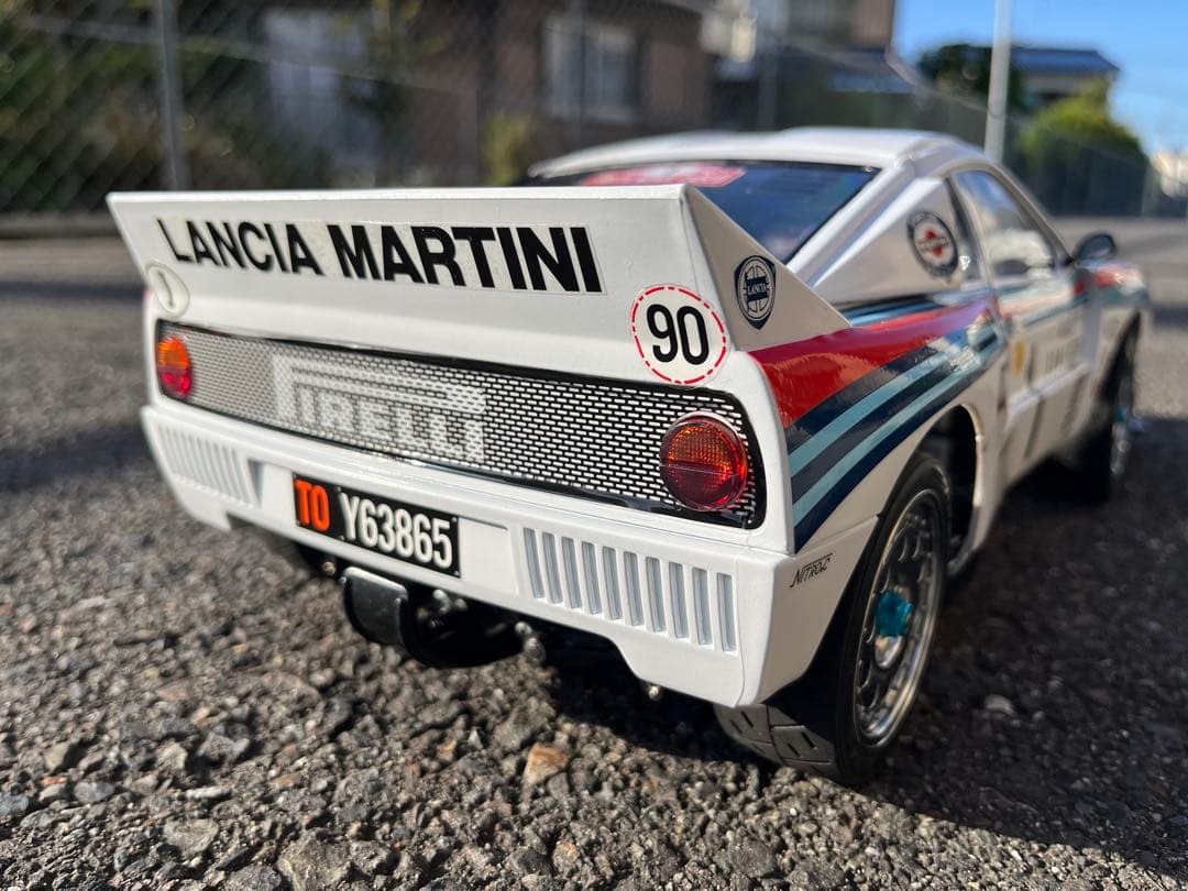 タミヤ 1/10 ランチア 037 ラリー