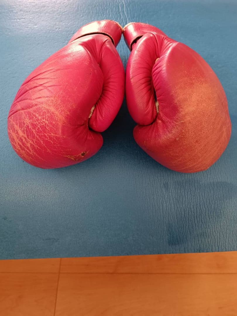 値下↘デス。14オンスのWinning赤です！安心BIGグローブ！