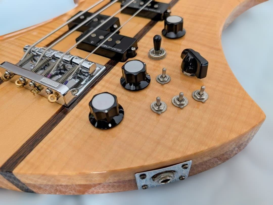 美品 B.C. Rich Mockingbird Bass スルーネック ベース