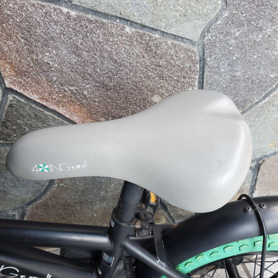 幼児用自転車 ブラックとグリーン　12インチ