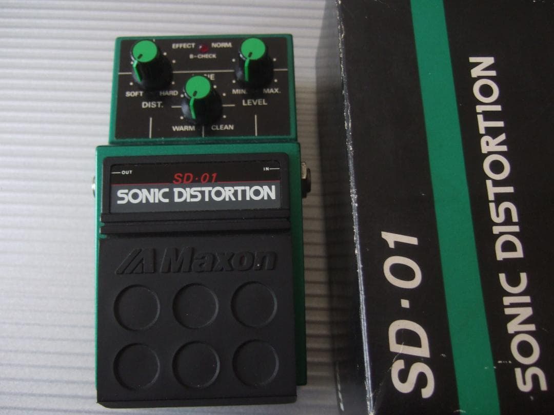 美品 箱付属 Maxon SD-01 Sonic Distortion SD01