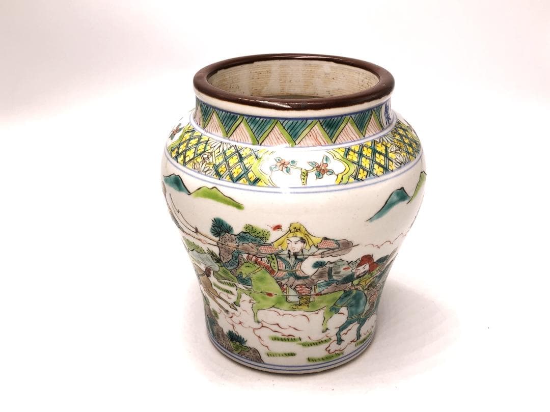 【 大清雍正年製小壺 】　五彩粉彩　騎馬合戦図