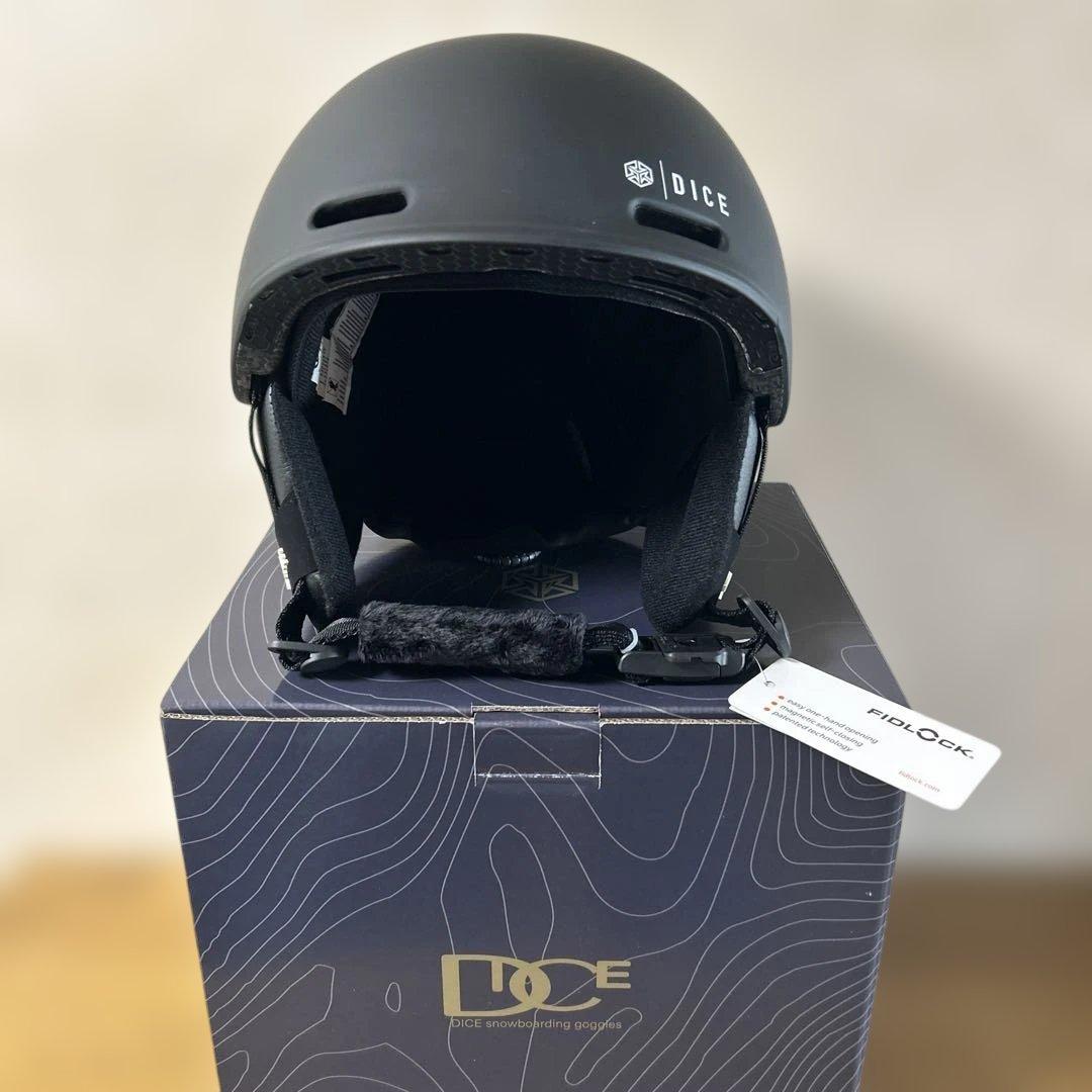 DICEスノーヘルメットD6モデルBLKカラーSMサイズ新品未使用
